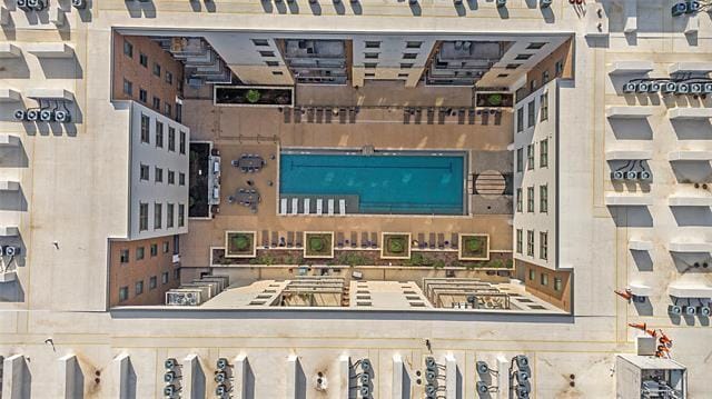 Building Photo - 5613 Belmont Ave