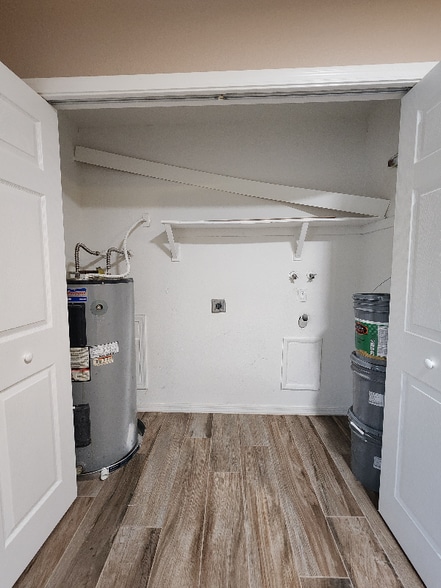 Building Photo - 143 S Doran