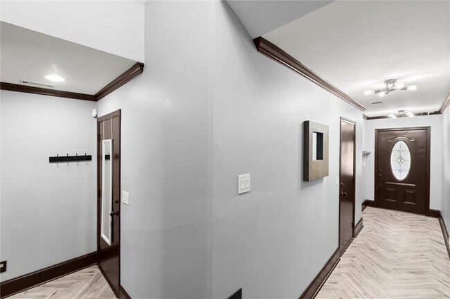 Building Photo - 5583 Julian Pl