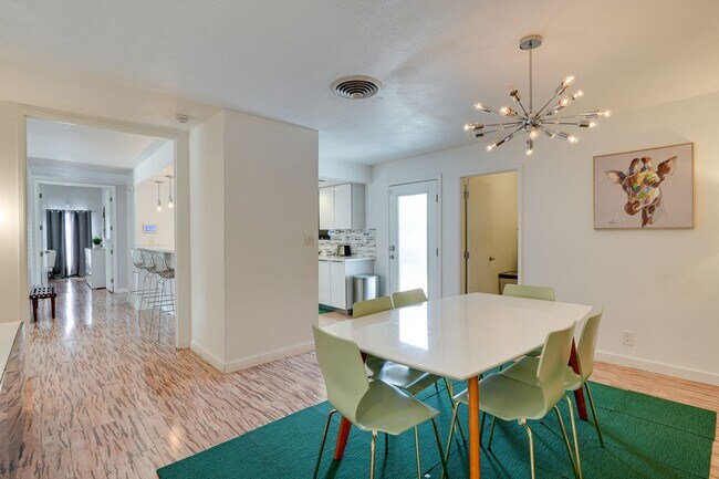 Building Photo - CUTE HOME IN 89169