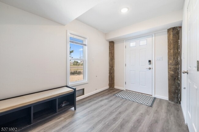 Building Photo - 257 Dewey Dr