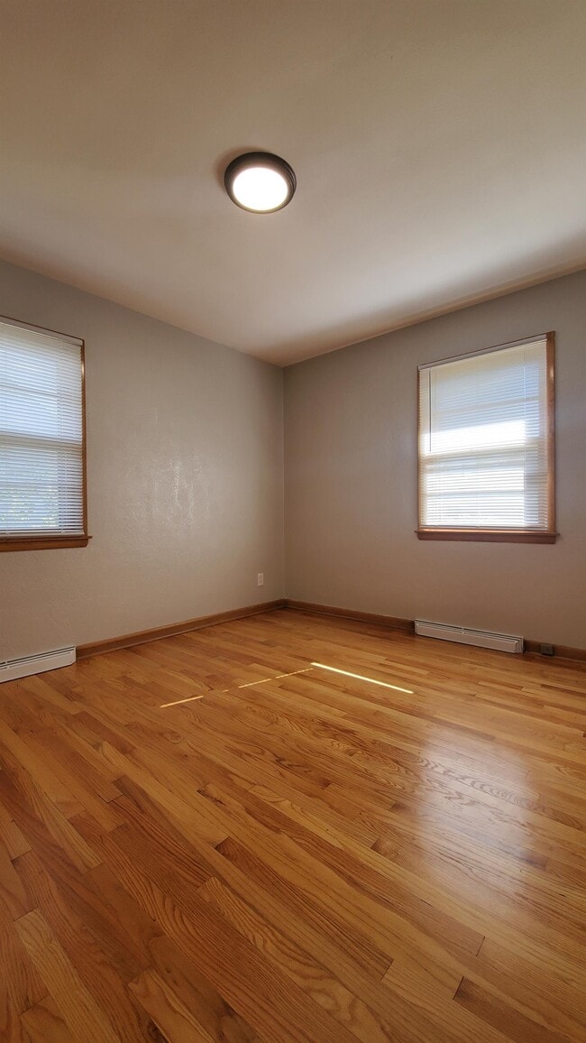 Building Photo - 3339 Henderson Ave SE