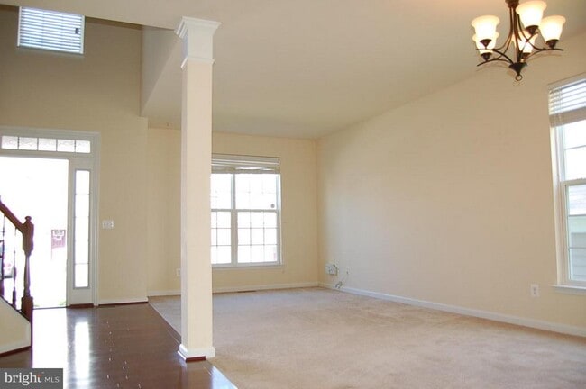 Building Photo - 12699 Lakeside Ct