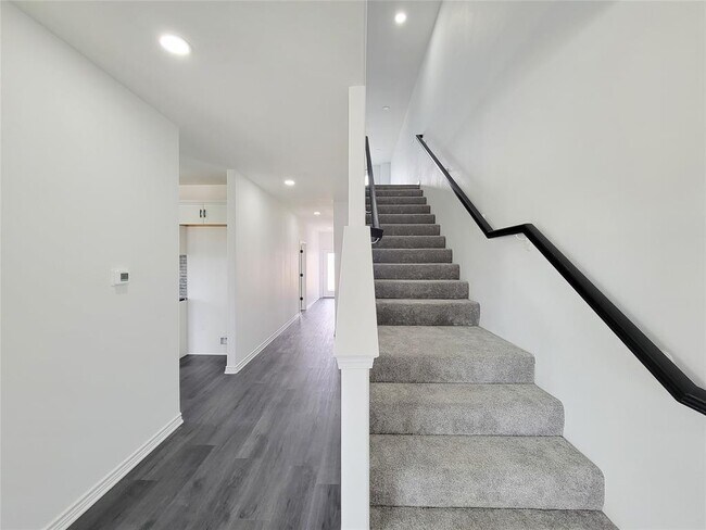 Building Photo - 2731 Rd 5724