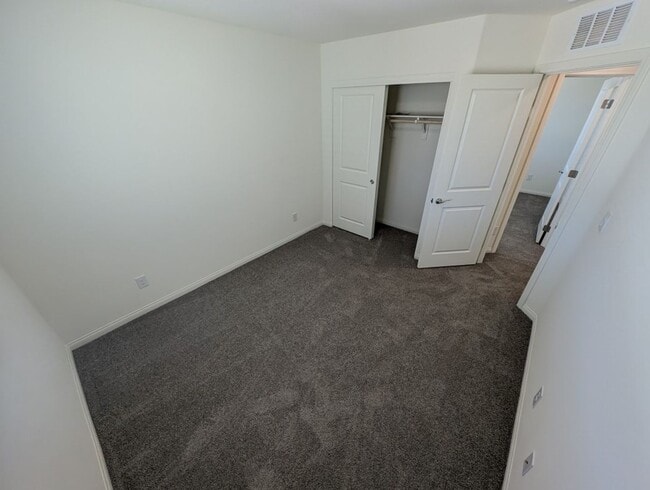 Building Photo - 5658 Mesa Sedona St