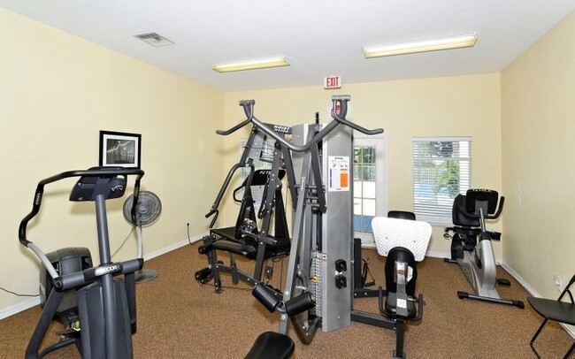 Building Photo - Central Park II Condos -  Downtown Sarasota Annual Rental 1-Bedroom 1-Bath $1595