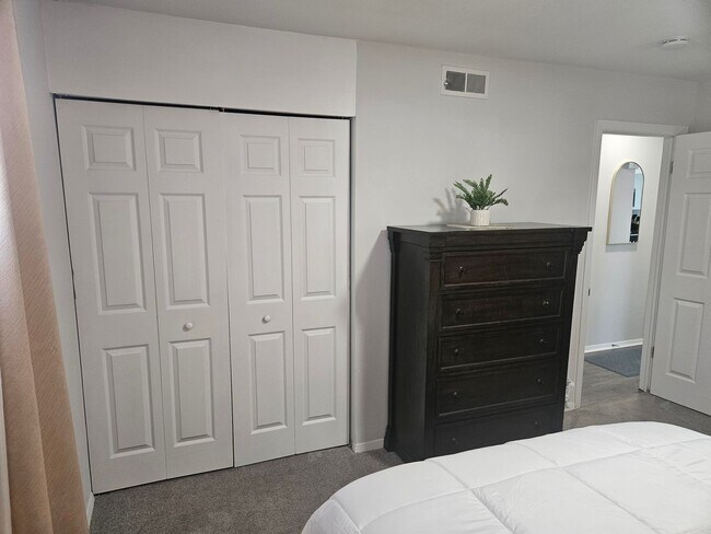 Building Photo - 2213 Wharton Ave