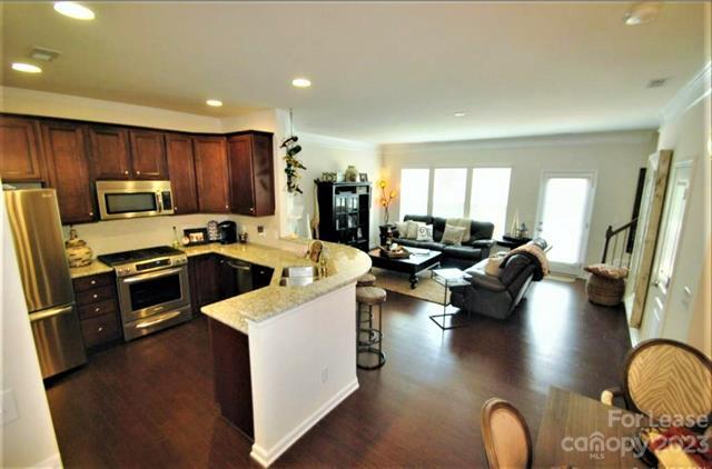 Building Photo - 4282 Park South Station Blvd