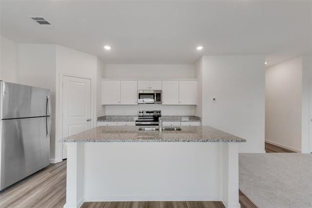 Building Photo - 2126 Mdw Pk Dr