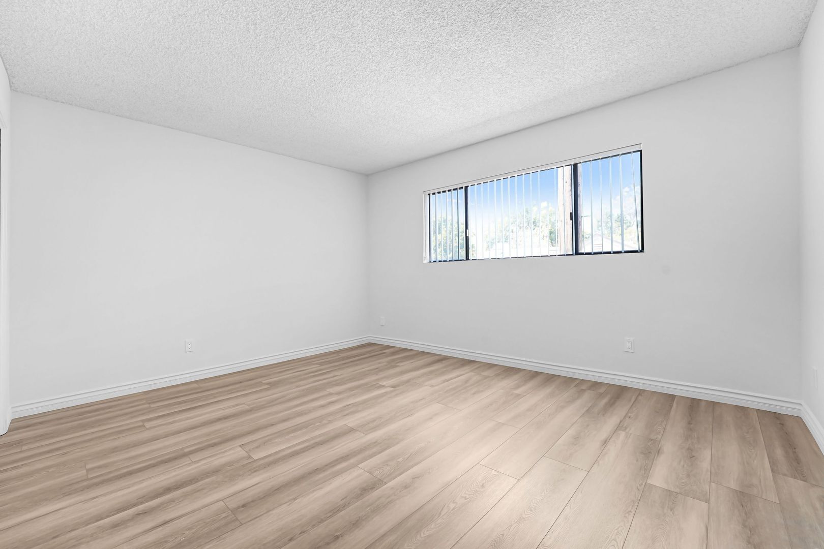 Building Photo - 3415 McLaughlin Ave