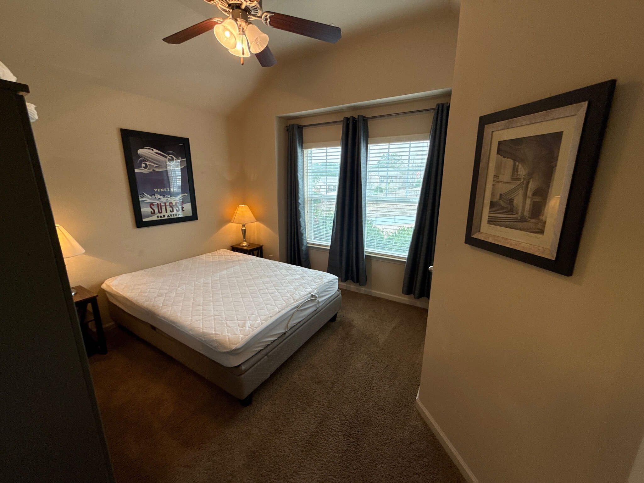 Building Photo - Room in House on Katielee Cove