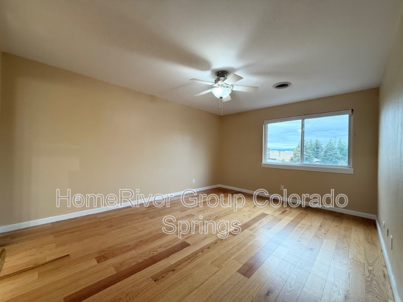 Building Photo - 6590 Delmonico Dr