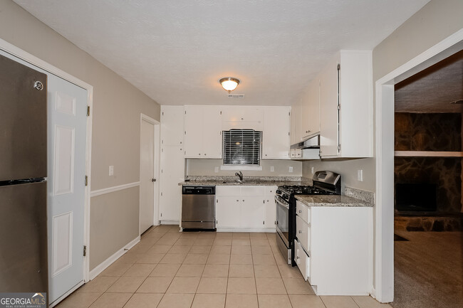 Building Photo - 5744 Mountain Park Way