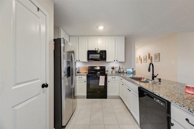 Building Photo - 123 Wheatgrass Ln