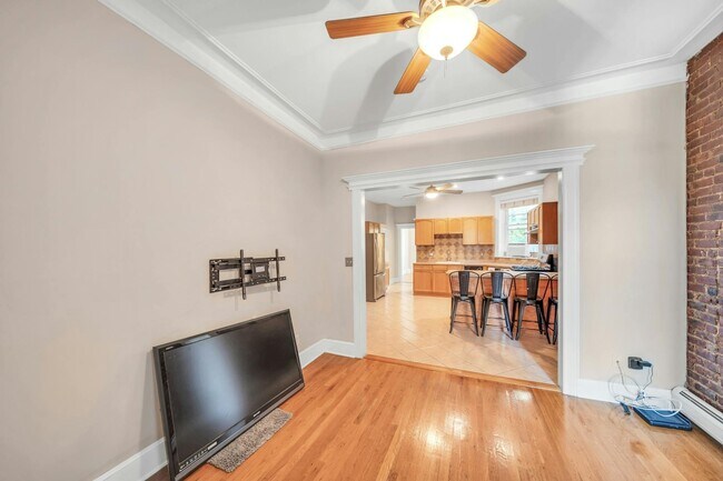 Building Photo - 47 47th St