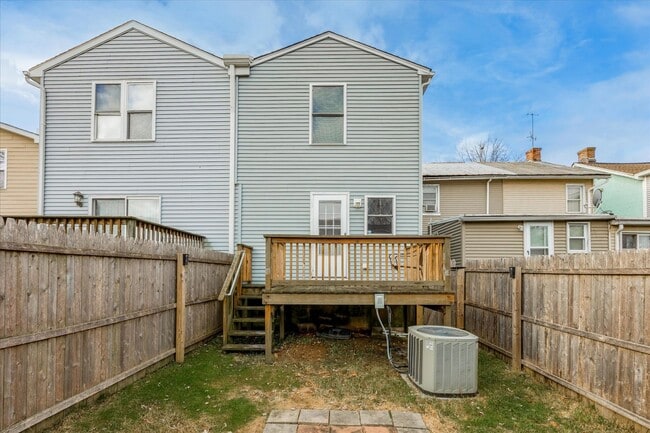 Building Photo - 3 Bed 1.5 Bath Twin in West Chester Borough!