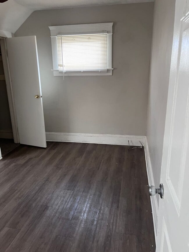 Building Photo - 3-Bedroom Home for Rent in Cleveland – Pet Friendly! Only $1,300