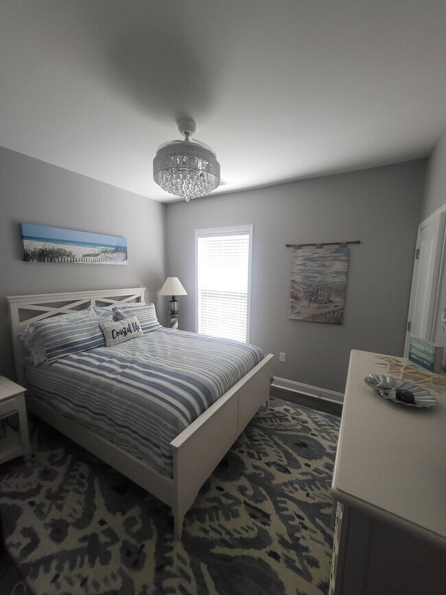 Building Photo - 5 bedroom/4 bath house in Berkshire Forest