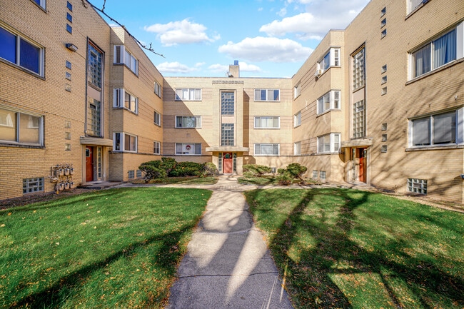 Building Photo - 2046 E 72nd Pl