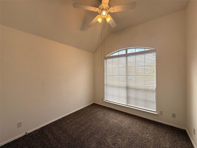 Building Photo - 708 Spring Brook Ln