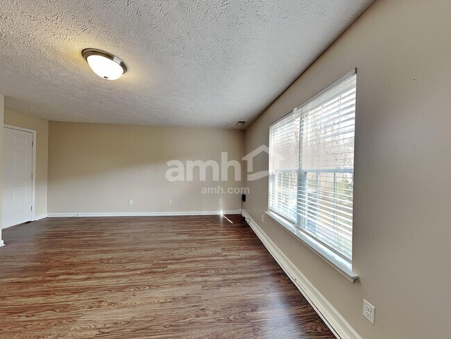 Building Photo - 884 Pin Oak Dr