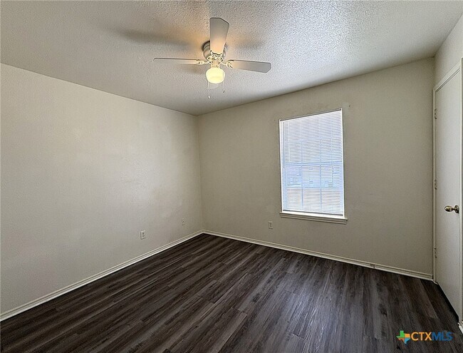 Building Photo - 5709 Redstone Dr