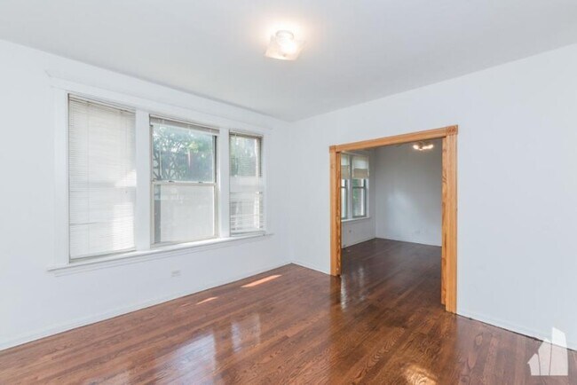 Building Photo - 1 bedroom in Chicago IL 60640