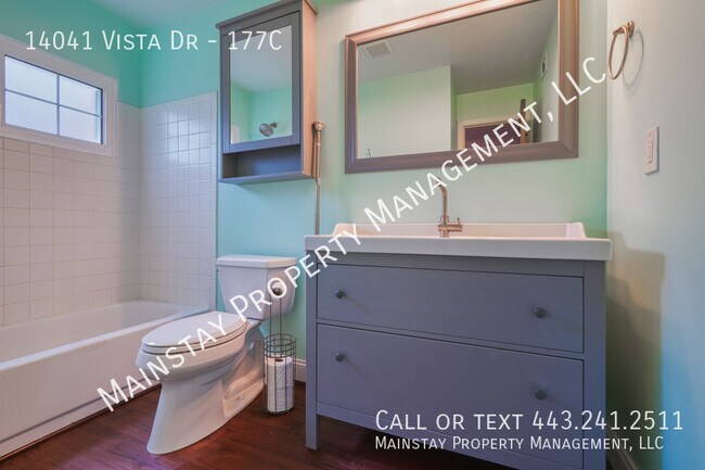 Building Photo - Beautiful 1 Bedroom Condo W/ Bonus Loft Sp...