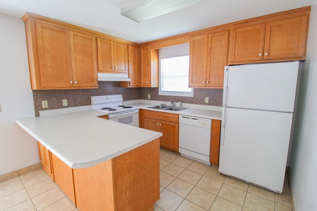 Building Photo - 824 Shaw Rd