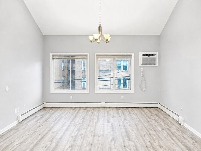 Building Photo - 212 45th St