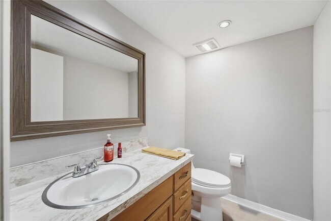 Building Photo - 525 Oak Haven Dr
