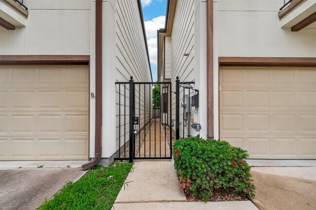 Building Photo - 4204 Eli St
