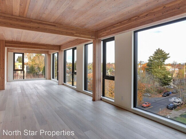 Building Photo - 2 br, 2 bath House - 12 NE Fremont St Unit 5E