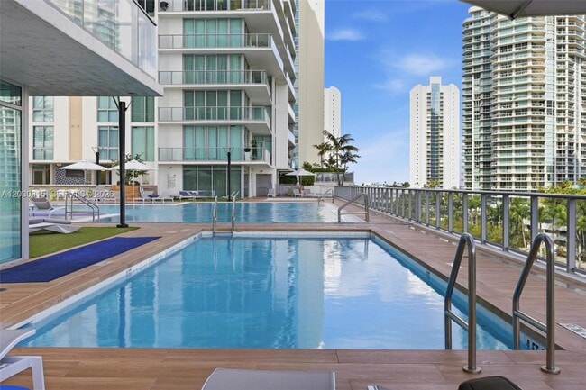 Building Photo - 330 Sunny Isles Blvd