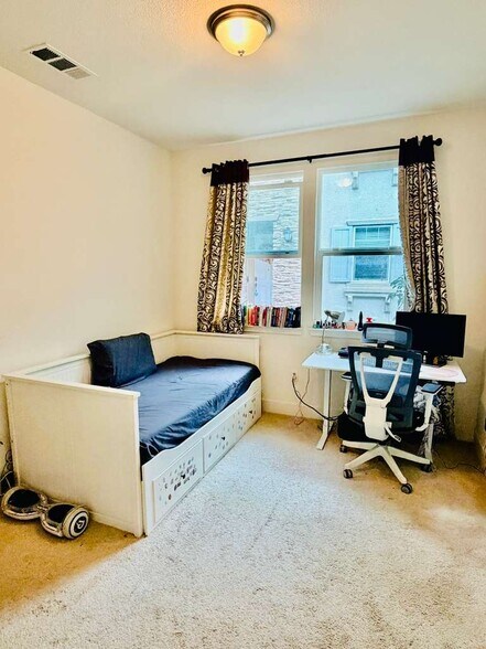 Building Photo - 2617 Alliston Loop