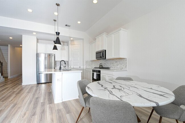 Building Photo - 17703 Rosette Grass Dr