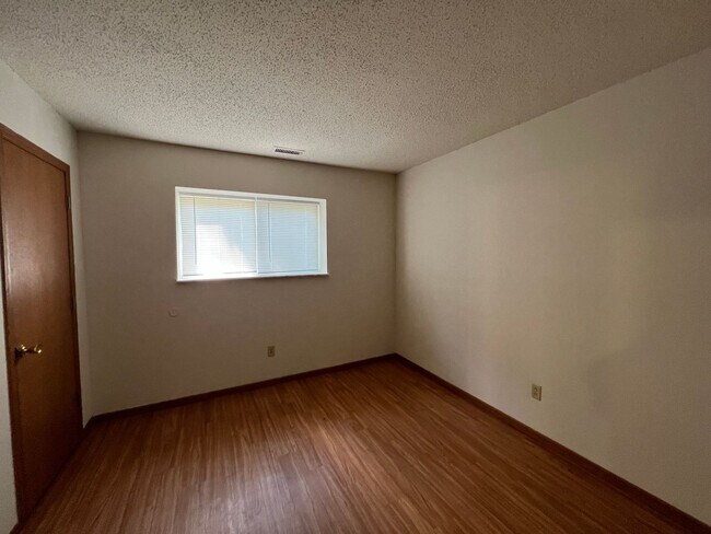 Building Photo - 615 Portsmouth Dr