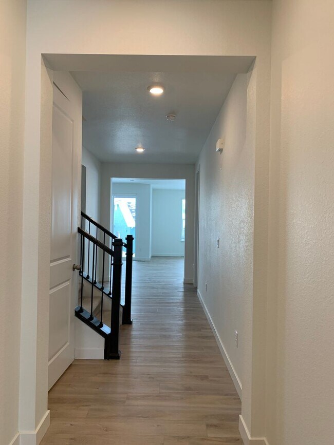 Building Photo - Sterling Ranch Home 3 BR/2 1/2 BA!