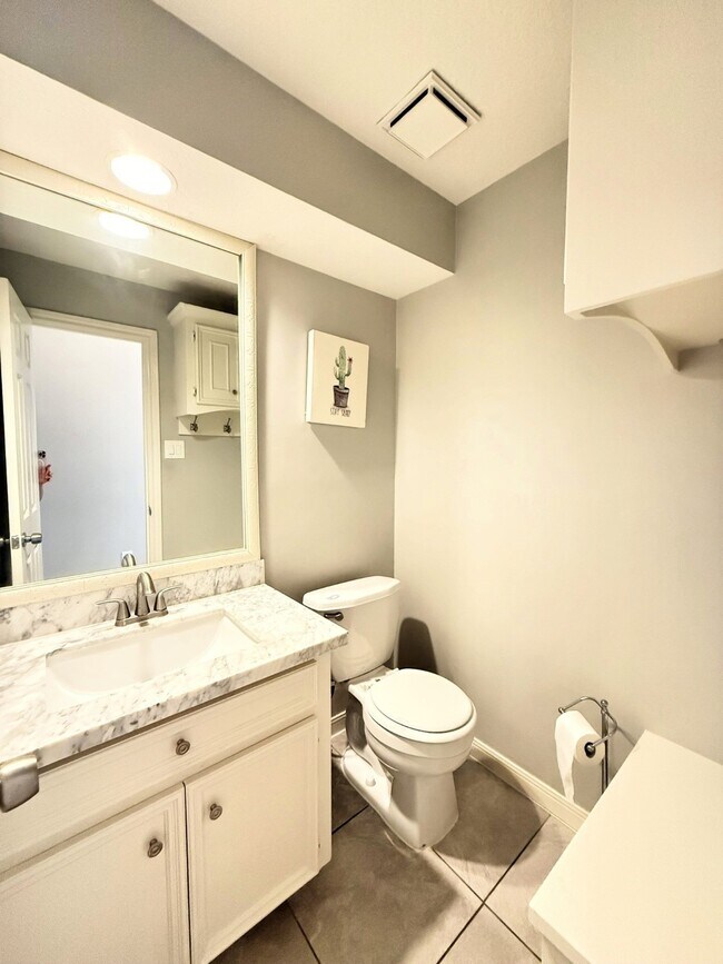 Building Photo - 2906 Deer Creek Dr