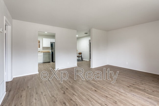 Building Photo - 322 Kate Schenck Ave