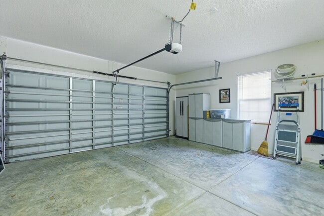 Building Photo - 149 Lazy Daisy Dr