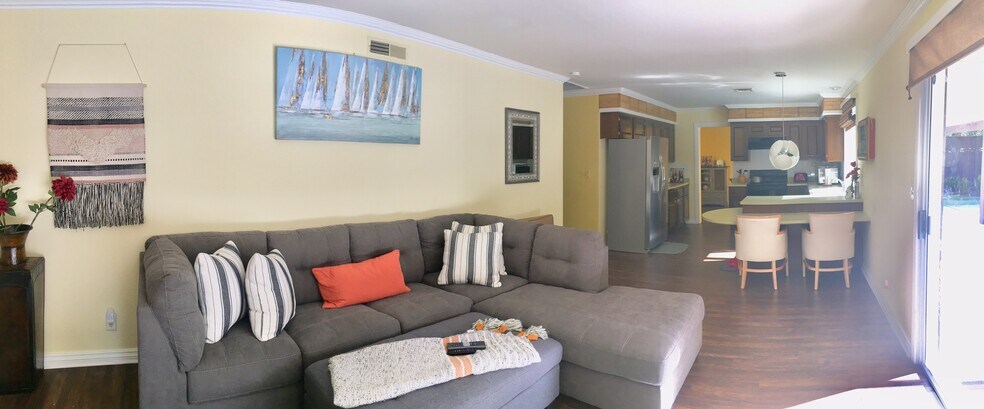 Building Photo - 4689 La Fonda Dr