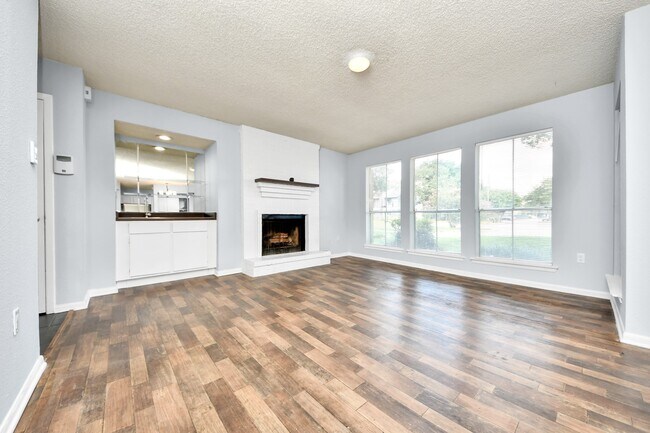 Building Photo - 250 El Dorado Blvd