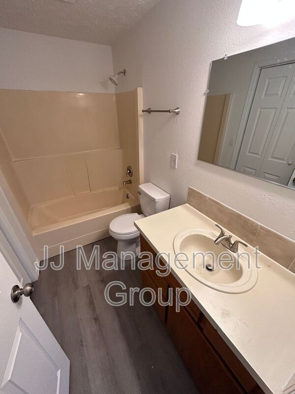 Building Photo - 1207 2nd St