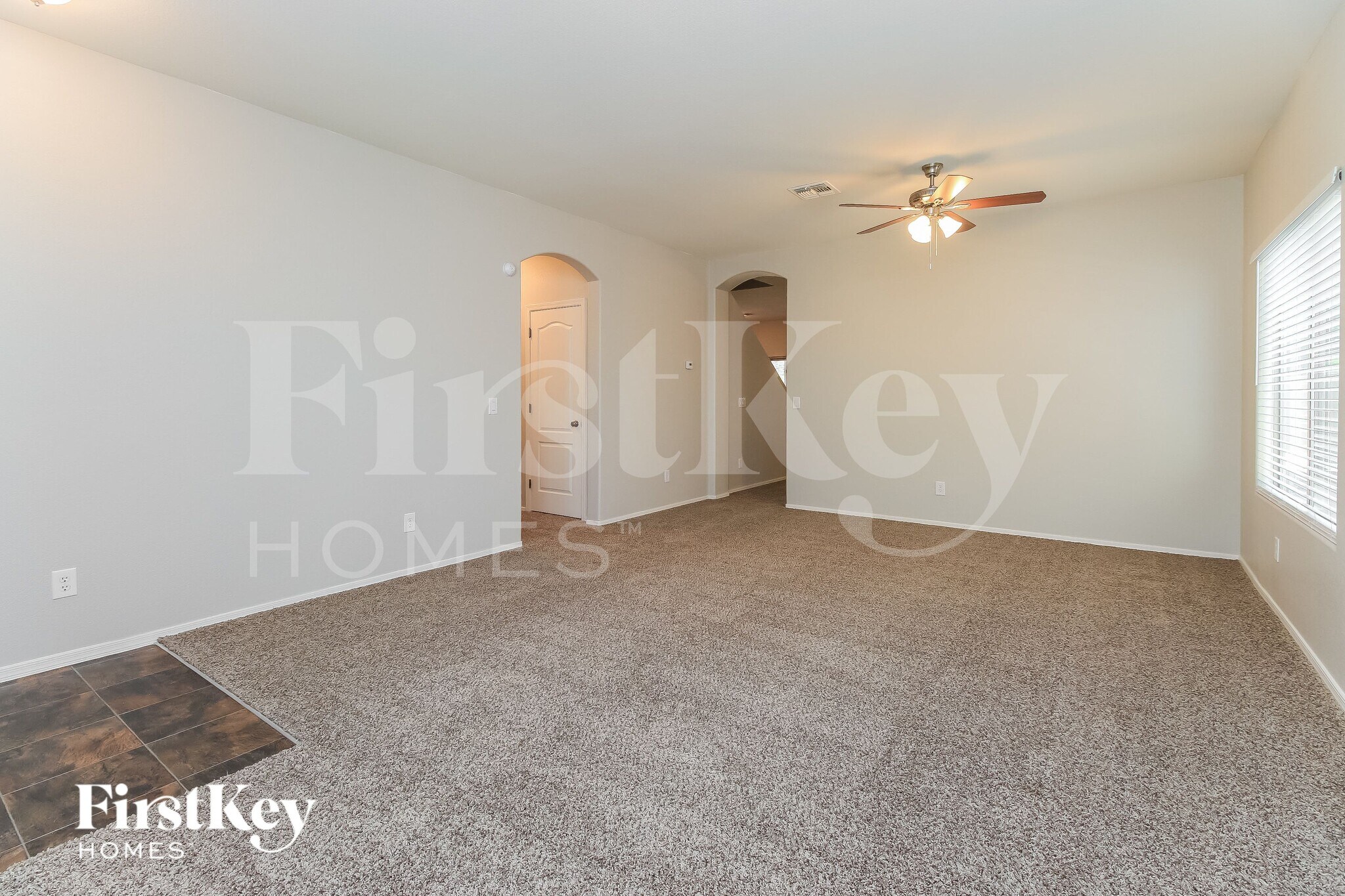 Building Photo - 617 E Payton Cir