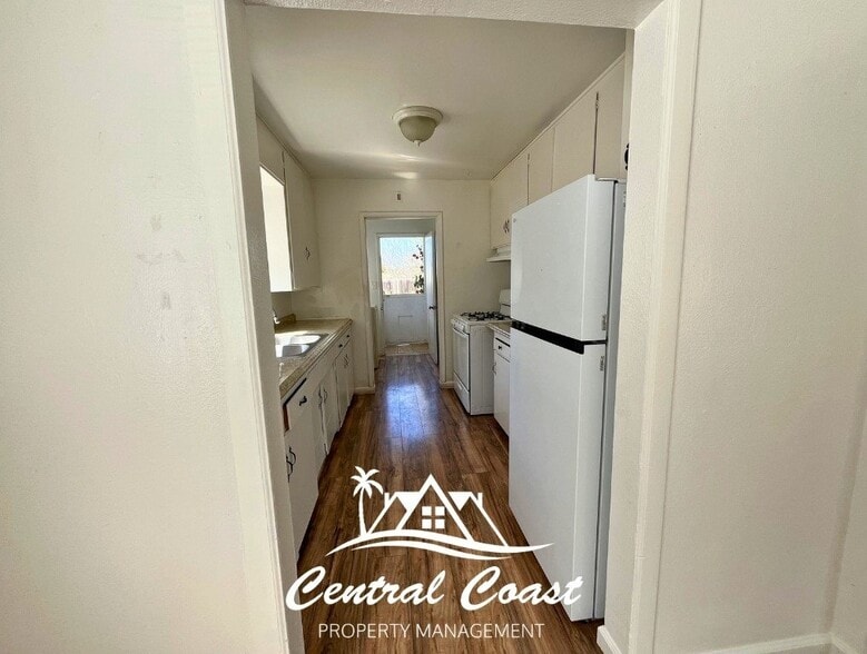 Building Photo - 0 E Foster Rd