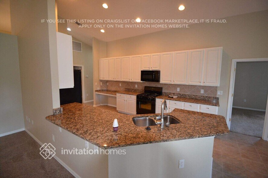 Building Photo - 10547 San Travaso Dr