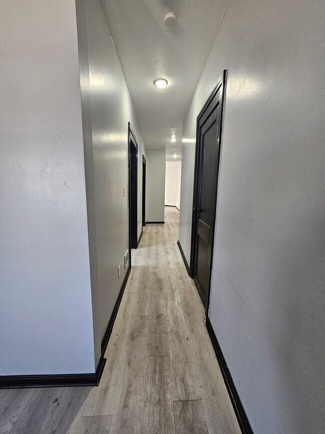 Building Photo - 6100 Hough Ave