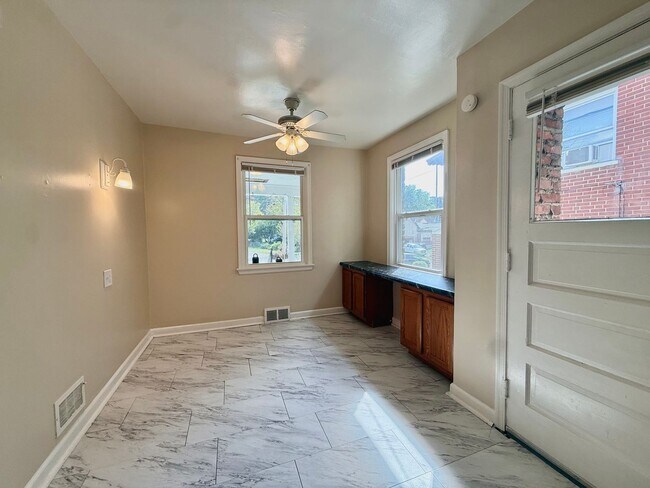 Building Photo - 2650 Cedarbrook Dr