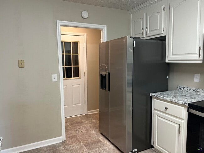 Building Photo - 203 Bryson Way